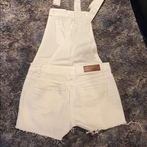 White short overalls - Picture 4 of 6